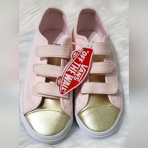 NWT •• Girls Vans Sneakers
